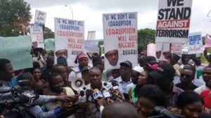 Happening Now!! Protesters In Abuja In Support Of President Buhari (Photos) 3 5792385 dg3qqgsxuaafumz jpeg121a910e34c4505fedbc93d37f8fa42b